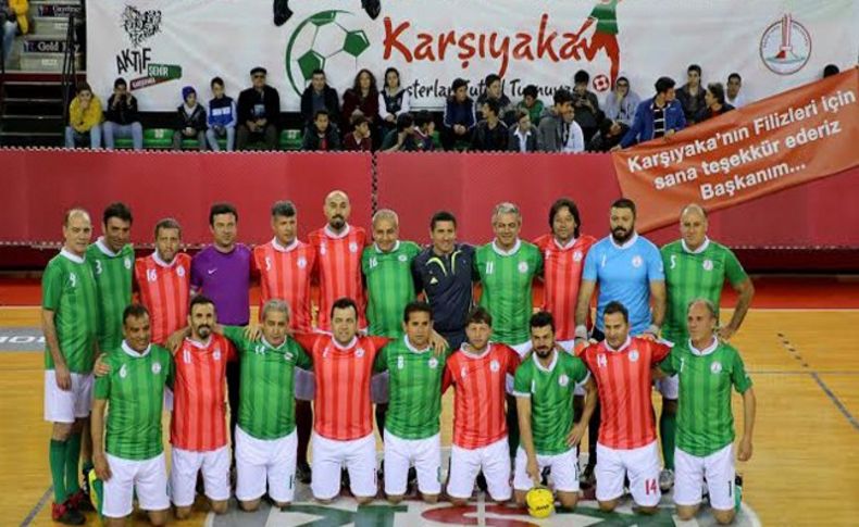 Futbolun yıldızları Karşıyaka'daki turnuvada buluştu!